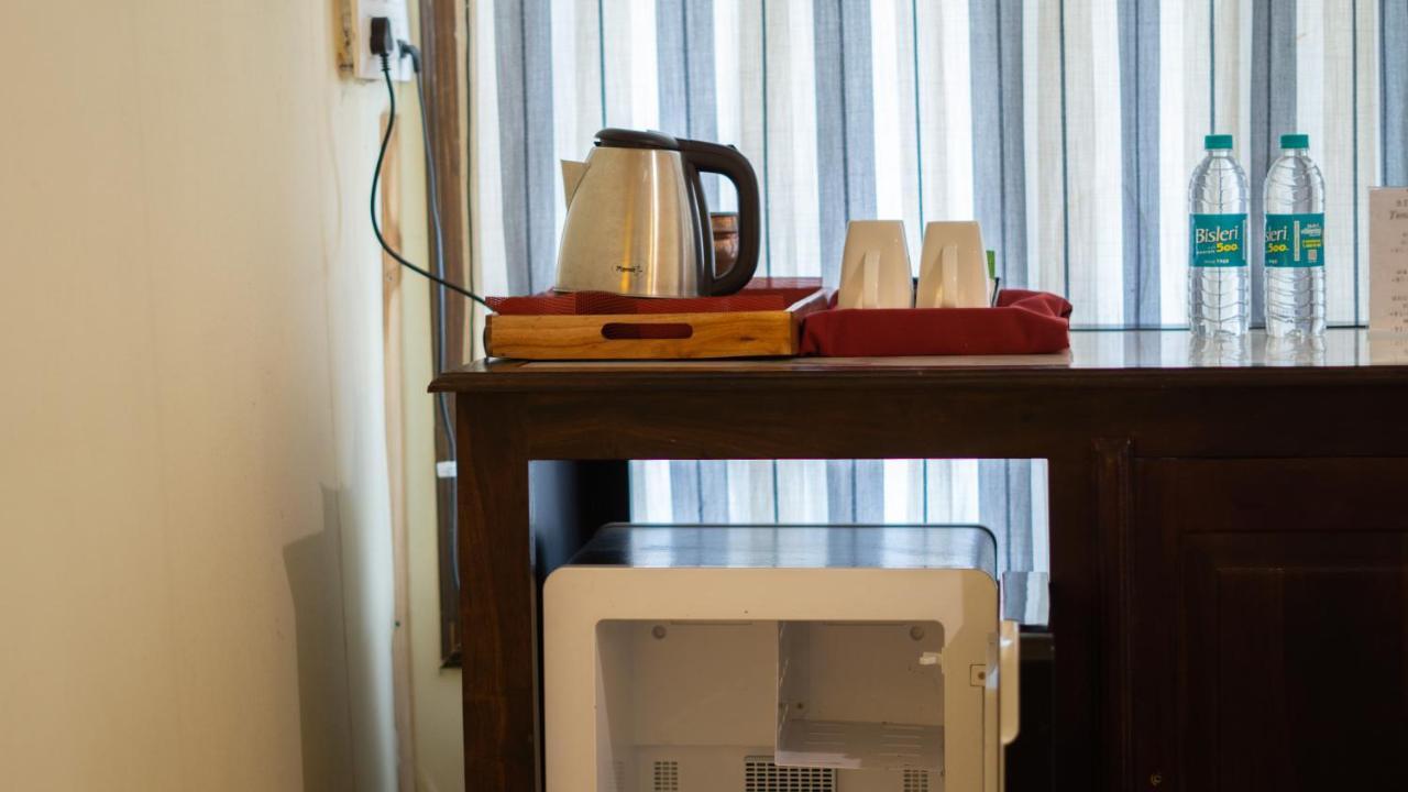 16 Bedouin Hotell Hosūr Exteriör bild