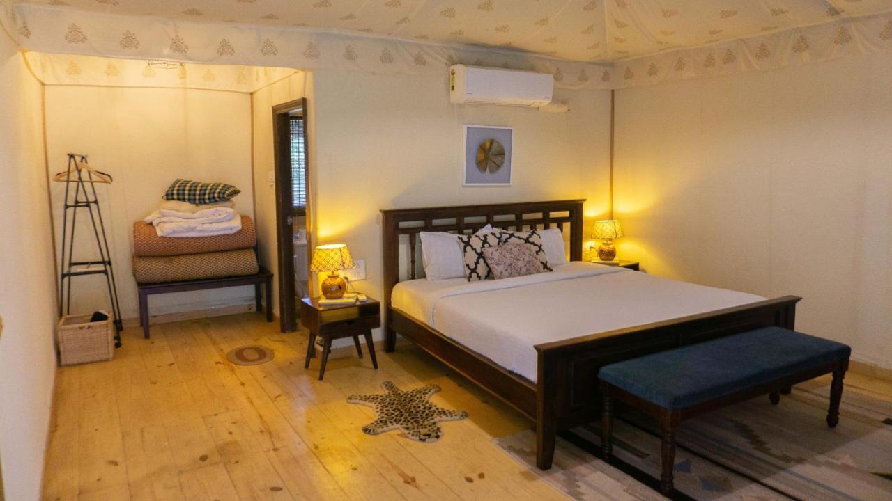 16 Bedouin Hotell Hosūr Exteriör bild