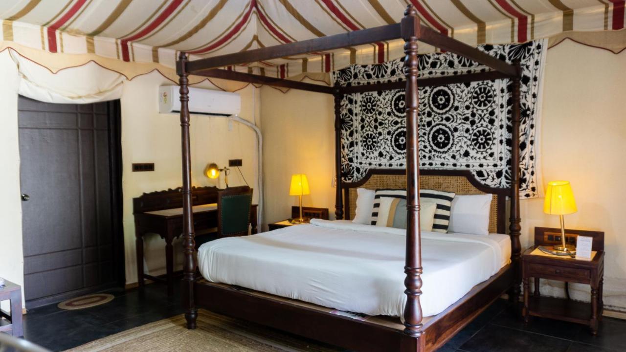 16 Bedouin Hotell Hosūr Exteriör bild